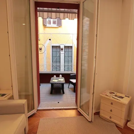 Semesterbostad Casa Leonica Torno