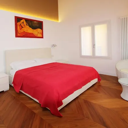 Casa Leonica * Torno